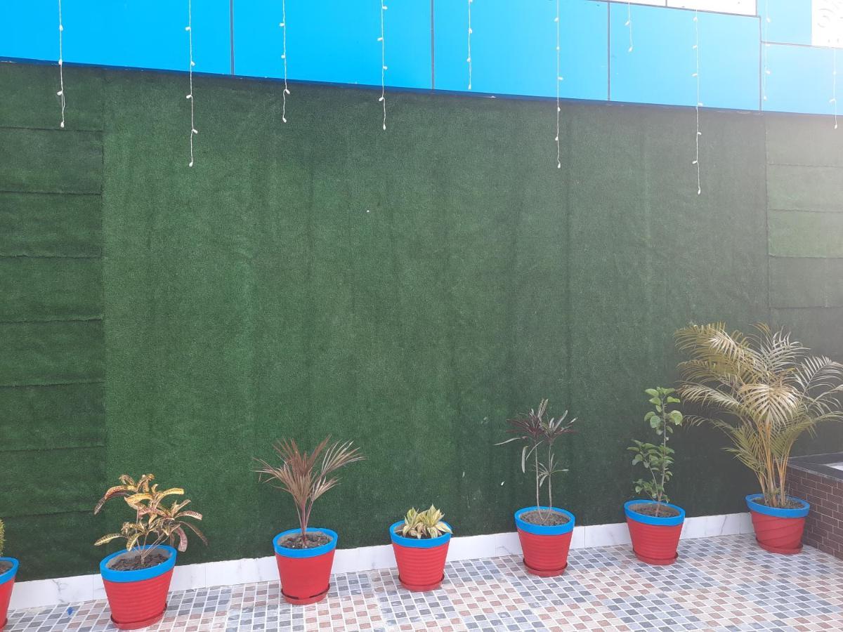 Hotel Blue Diamond Bahraich Exterior foto